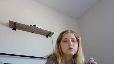 Breezyxlove online show from April 2026 04:12:01 PM