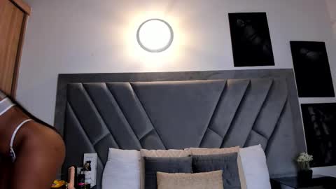 Brenda online show from November 2025 09:25:02 PM