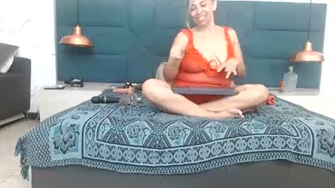 BRENDA VELASQUEZ online show from June 2026 06:22:02 PM