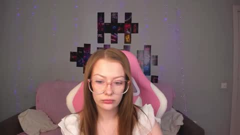 Brenda  online show from March 2026 04:07:02 AM