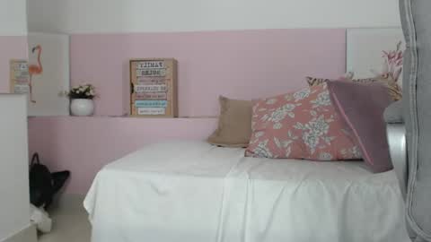 Snapshot of brendathompson_ chatting on February 2025 06:49:02 PM Brenda online show from February 2025 06:49:02 PM