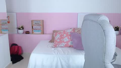 Snapshot of brendathompson_ chatting on February 2025 03:54:02 PM Brenda online show from February 2025 03:54:02 PM