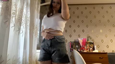 Mia   online show from December 2025 07:26:02 AM