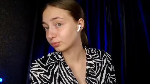 Snapshot of brendelle chatting on May 2026 05:14:02 AM Mia online show from May 2026 05:14:02 AM