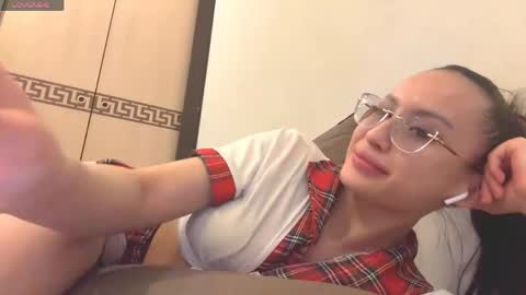 Snapshot of brendelle chatting on May 2026 05:00:01 PM Mia online show from May 2026 05:00:01 PM