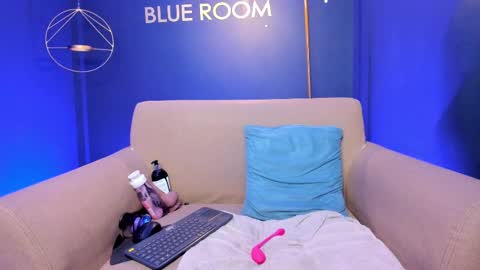      online show from February 2025 06:20:02 PM