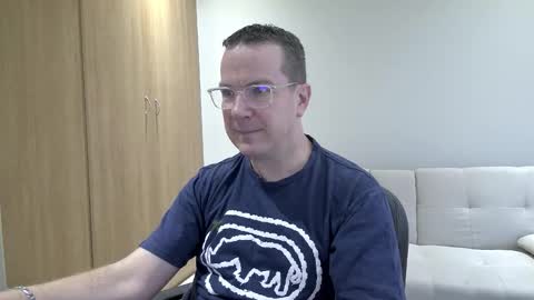 Snapshot of brettdj chatting on November 2025 02:43:02 PM Brett online show from November 2025 02:43:02 PM