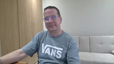 Snapshot of brettdj chatting on November 2025 03:45:01 PM Brett online show from November 2025 03:45:01 PM