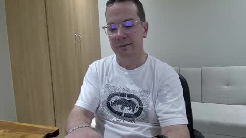 Snapshot of brettdj chatting on November 2025 04:38:01 PM Brett online show from November 2025 04:38:01 PM