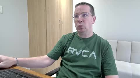 Snapshot of brettdj chatting on November 2025 01:11:02 PM Brett online show from November 2025 01:11:02 PM