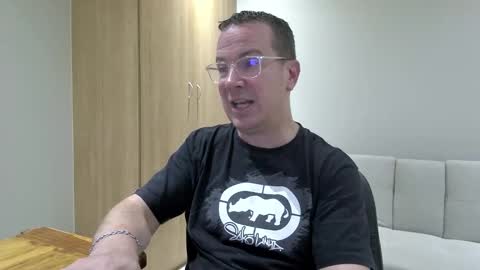 Snapshot of brettdj chatting on November 2025 06:29:01 PM Brett online show from November 2025 06:29:01 PM