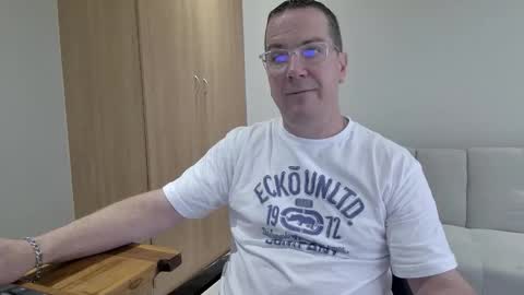 Snapshot of brettdj chatting on December 2025 01:17:01 PM Brett online show from December 2025 01:17:01 PM