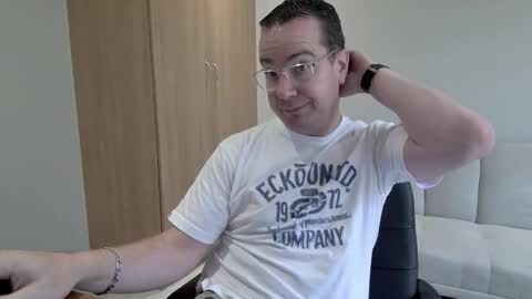 Snapshot of brettdj chatting on January 2026 01:05:01 PM Brett online show from January 2026 01:05:01 PM