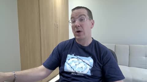 Snapshot of brettdj chatting on February 2026 02:48:02 PM Brett online show from February 2026 02:48:02 PM