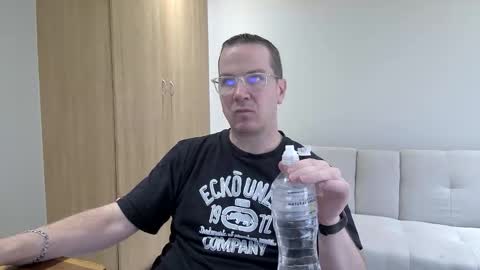 Snapshot of brettdj chatting on February 2026 03:00:02 PM Brett online show from February 2026 03:00:02 PM