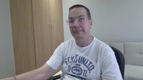 Snapshot of brettdj chatting on March 2026 01:04:02 PM Brett online show from March 2026 01:04:02 PM