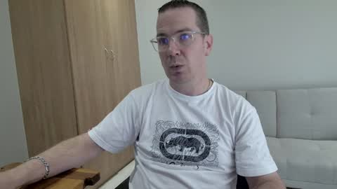 Snapshot of brettdj chatting on April 2026 01:53:01 PM Brett online show from April 2026 01:53:01 PM