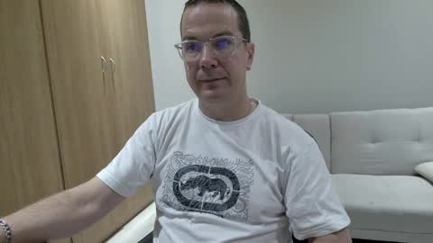 Snapshot of brettdj chatting on April 2026 06:27:01 PM Brett online show from April 2026 06:27:01 PM