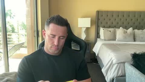 Brett Mycles online show from October 2025 06:04:01 PM