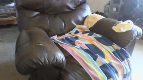 Snapshot of bri20fu chatting on December 2024 05:18:02 PM raining down on me online show from December 2024 05:18:02 PM