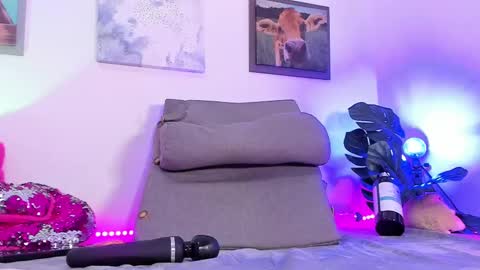 Bri cullen online show from February 2025 03:25:02 AM