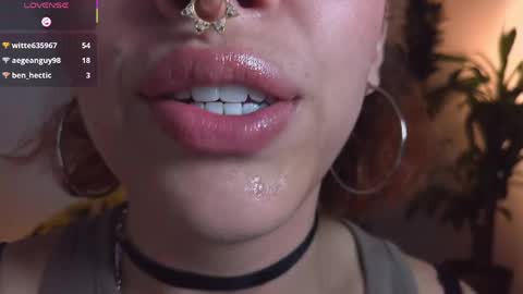 Snapshot of bri_von_dhara_ chatting on June 2026 12:17:01 AM Bri online show from June 2026 12:17:01 AM