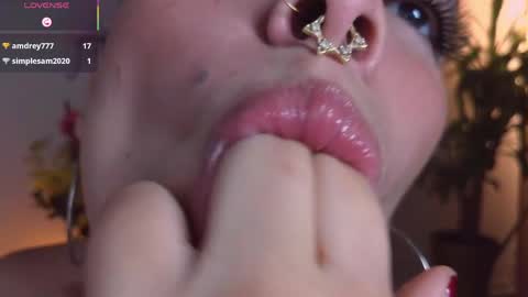 Snapshot of bri_von_dhara_ chatting on June 2026 11:32:01 AM Bri online show from June 2026 11:32:01 AM