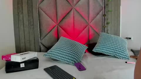 B R I A  online show from May 2026 02:51:02 AM