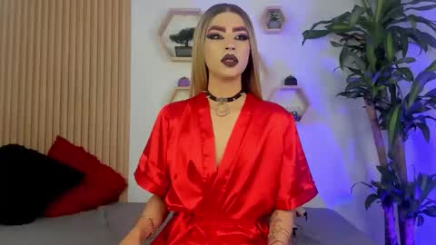 briana_white online show from October 2025 05:30:01 PM