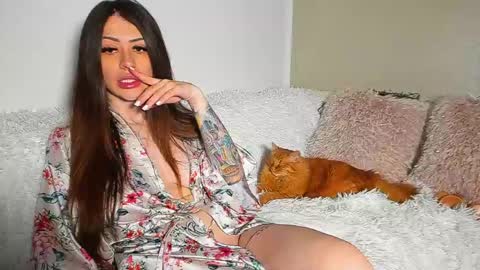 brianadiamondxxx online show from June 2026 01:32:02 PM