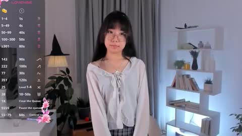 Hanna online show from November 2025 01:07:02 AM