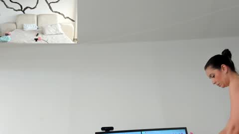    online show from February 2025 02:56:02 PM