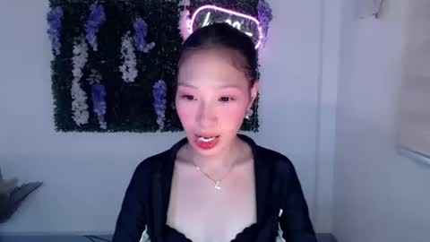 brie_belle online show from March 2025 04:38:02 AM