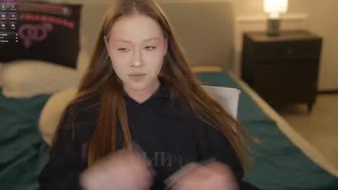 Diamonds Girls online show from December 2025 07:42:01 PM