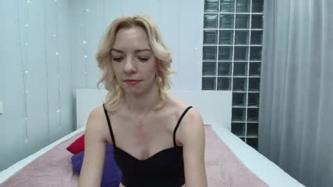 Snapshot of brightly_heizer chatting on April 2026 12:39:01 AM Heather online show from April 2026 12:39:01 AM