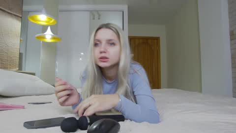 Amina Adelina online show from January 2025 01:02:01 AM