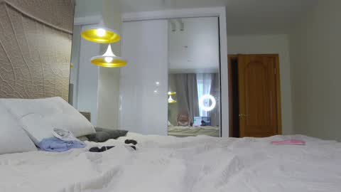 Amina Adelina online show from January 2025 04:07:02 AM