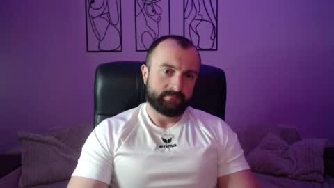 brindlefly69 online show from April 2026 10:43:01 AM