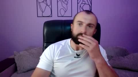 brindlefly69 online show from June 2026 10:25:01 AM