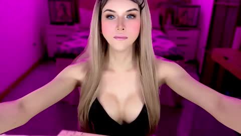 brionatop online show from November 2025 10:19:02 PM