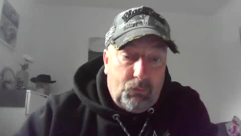 Snapshot of brisco1971 chatting on June 2026 09:08:02 AM Brisco schner Schwanz online show from June 2026 09:08:02 AM