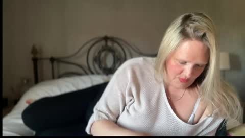 British Bella online show from April 2026 05:48:02 PM
