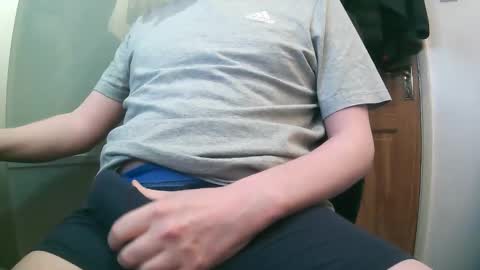 Snapshot of britishtom93 chatting on November 2025 12:20:01 AM British Tom online show from November 2025 12:20:01 AM