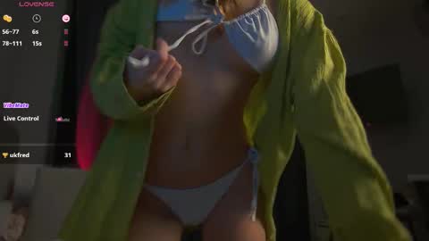 Snapshot of britney_pretty chatting on November 2025 07:02:02 PM BritneyTony online show from November 2025 07:02:02 PM