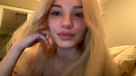 britneycherry08 online show from April 2026 04:24:02 AM