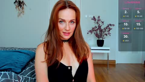 Snapshot of britneyhall chatting on December 2024 08:14:02 AM britneyhall online show from December 2024 08:14:02 AM