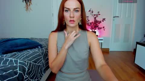 Snapshot of britneyhall chatting on February 2025 08:06:02 AM britneyhall online show from February 2025 08:06:02 AM