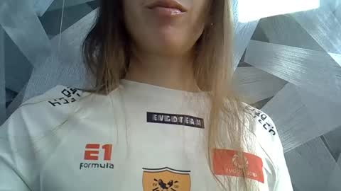 Snapshot of britneyxkittens chatting on January 2026 08:09:02 AM BritneyxKittens online show from January 2026 08:09:02 AM