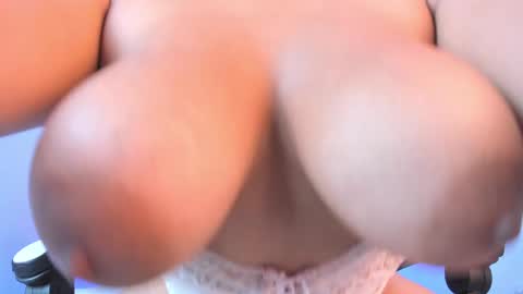 Snapshot of brittany_cute18 chatting on February 2025 11:12:02 AM online show from February 2025 11:12:02 AM