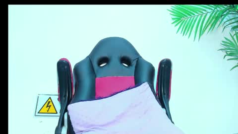 BRIYIT     online show from February 2025 05:52:01 AM